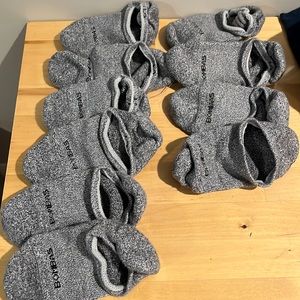 5 pair Bombas cushioned no show Large